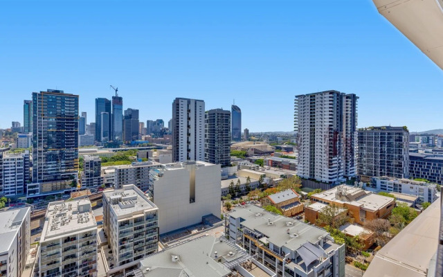 KOZYGURU BRISBANE ONE 1Bed APT Parking