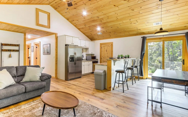 Mccaysville Cabin: Fire Pit, BBQ + More!