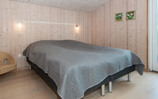 6 Person Holiday Home in Bjert-by Traum