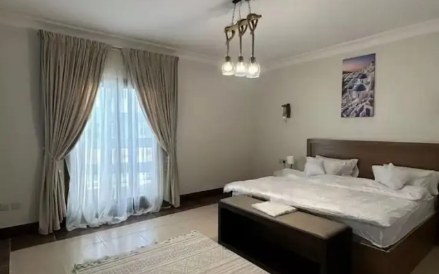 Golden Square Resort