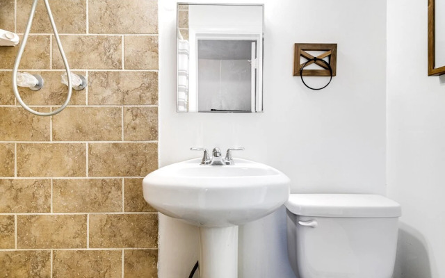 2 Bedroom/2 Bathroom Townhouse with Hottub