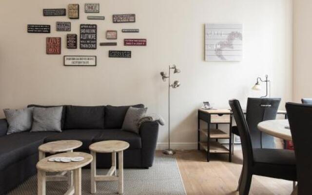 Cozy & Bright Apartment