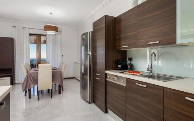 Stunning Home in Veprinac With 4 Bedrooms and Wifi