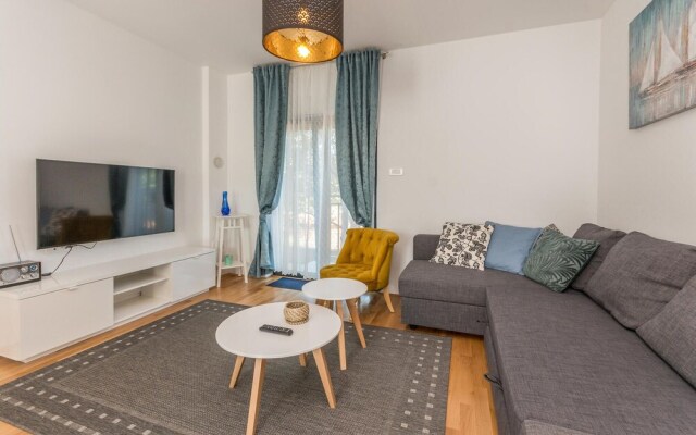 Beautiful Apartment in Sukosan With 2 Bedrooms and Wifi