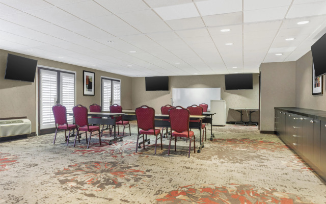 Best Western Plus Brookside Inn