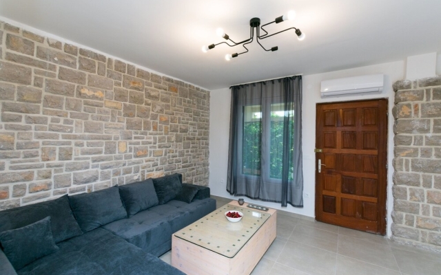 Apartment Seafront Tambaca