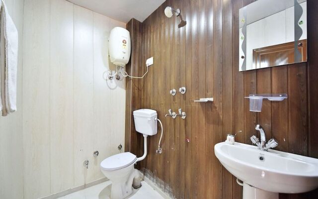OYO 10633 The Shivalaya Retreat With In