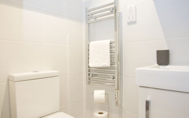 14 Compass Point