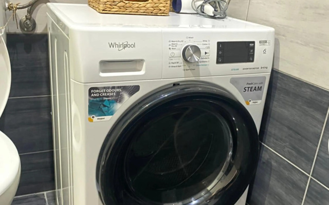 Stylish & Cozy Studio by Danailov Apartments