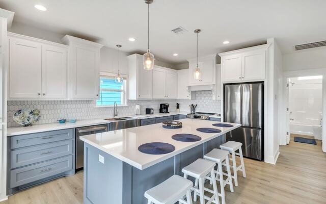 Just Beachy 3 Bedroom Home by RedAwning