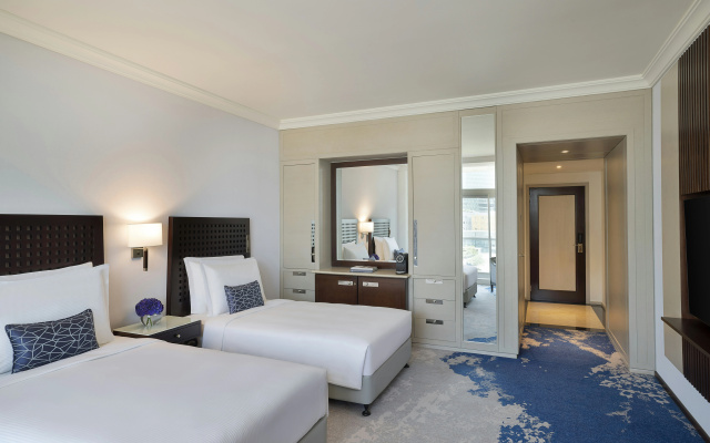 Beach Rotana Hotel - Image 4