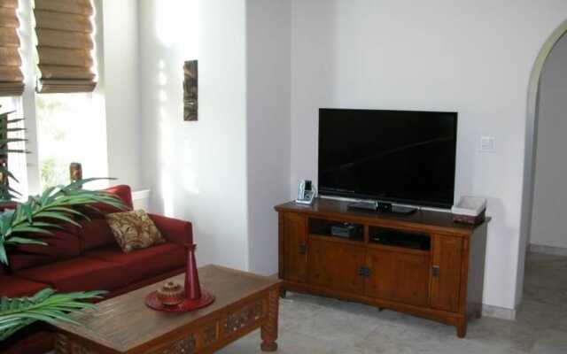 Colony Villa Paradise Among the Palm Trees