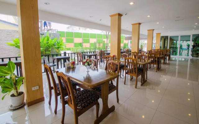 TH Beach Hotel