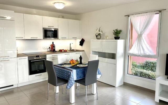 DOMAINE DES ROSES II AP4256 By Riviera Holiday Hom