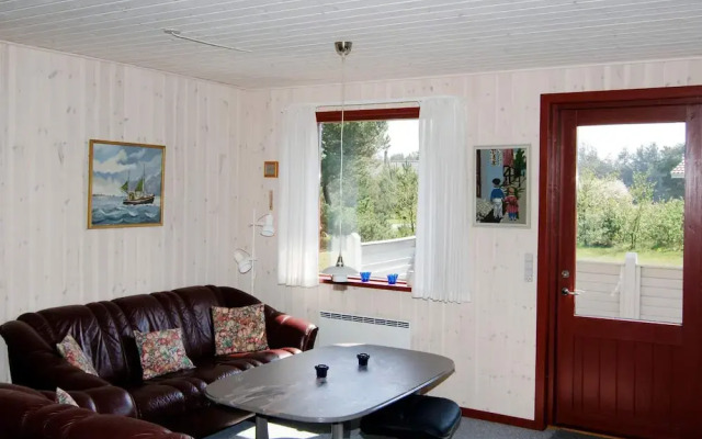 6 Person Holiday Home in Blavand