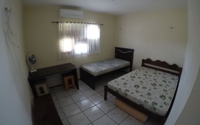 Apto 4 suites com ar para 15 pessoas