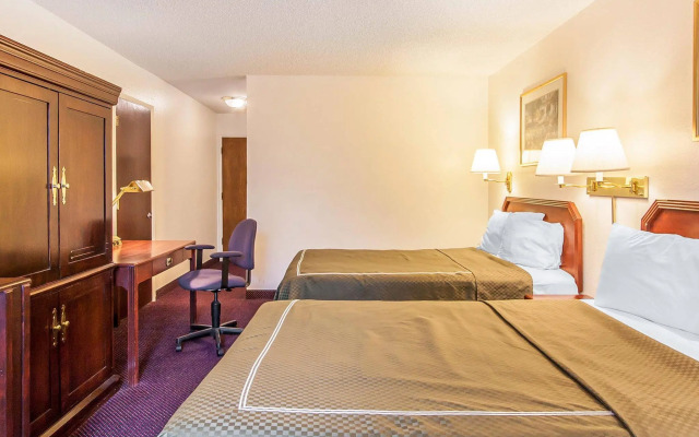 Rodeway Inn & Suites Hwy 217 & 26 W