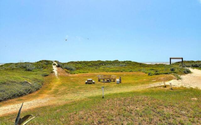 Beachgate CondoSuites and Oceanfront Resort