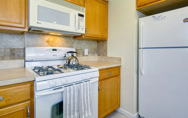 Brigantine Getaway: Walk to the Beach!