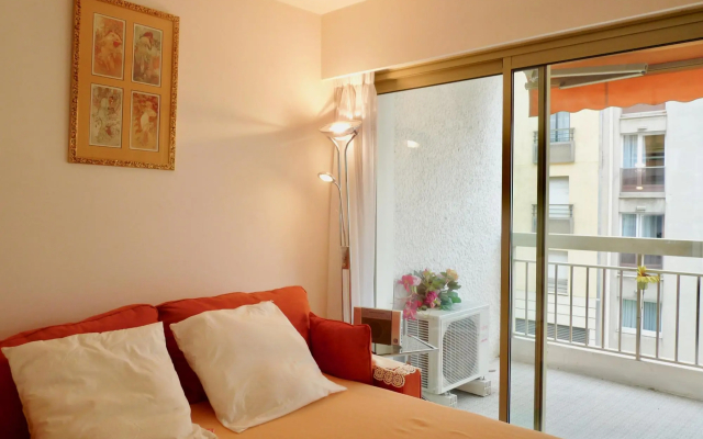 One bedroom apartment in the center of Cannes, next to the Carlton, a few meters from the Croisette - 367 - Apartment in Cannes - Photo 3