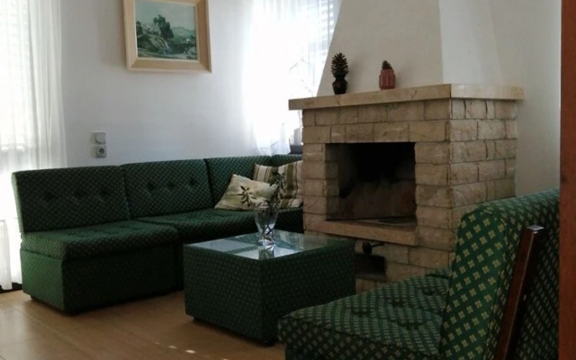 Renata - 3 Bedrooms - H