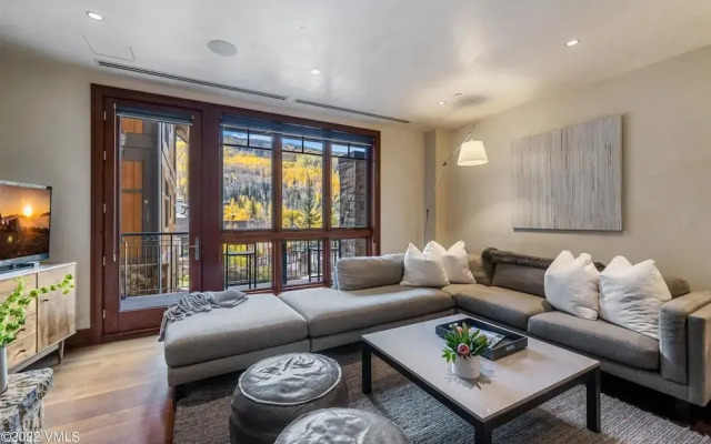 Platinum Vail Solaris 4 Bedroom Vacation Rental Set at the Base of the Mountain Just Steps From the Gondola