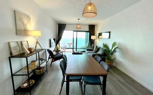Ocean Cliff Apartment