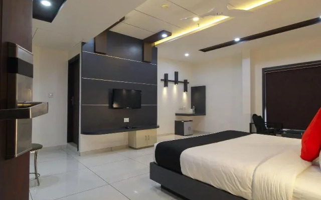 Le Moshe Inn by OYO Rooms