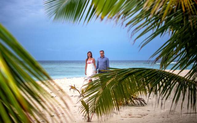 Omadhoo Inn