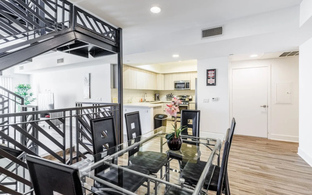 East West Comfort: Hollywood Walk Of Fame Apartments