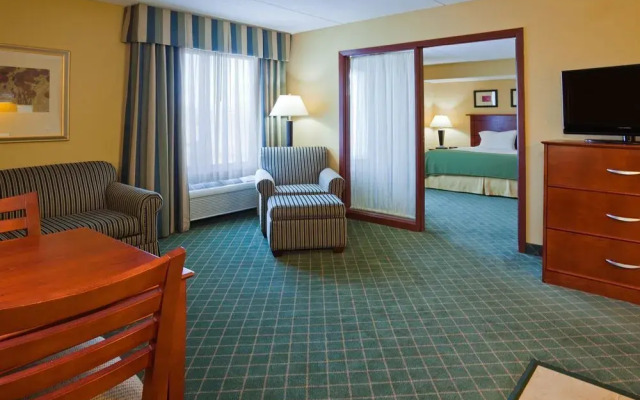 Holiday Inn Express & Suites Coon Rapids - Blaine Area