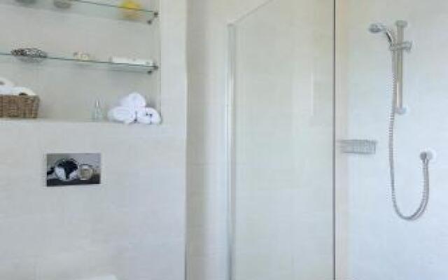 Airds Bay Luxury Beach House