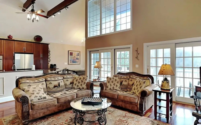 A Lakefront Paradise