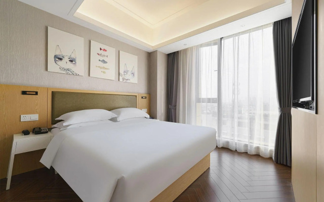 the Zan Hotel (Jinhua Jiangnan Yintai Administrative Service Center)