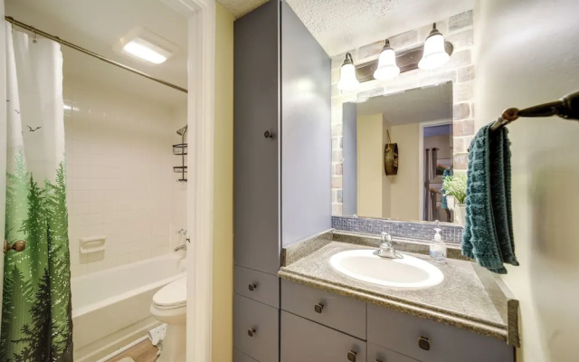 Cozy Sevierville Condo: Balcony, Pool Access