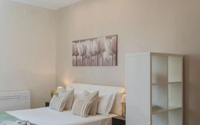 MT Studio by Rent All Como