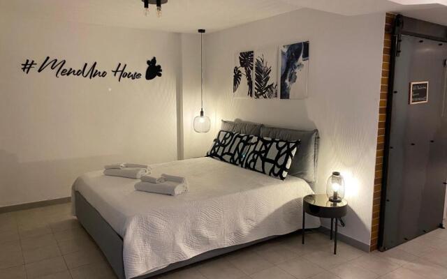MenoUno House