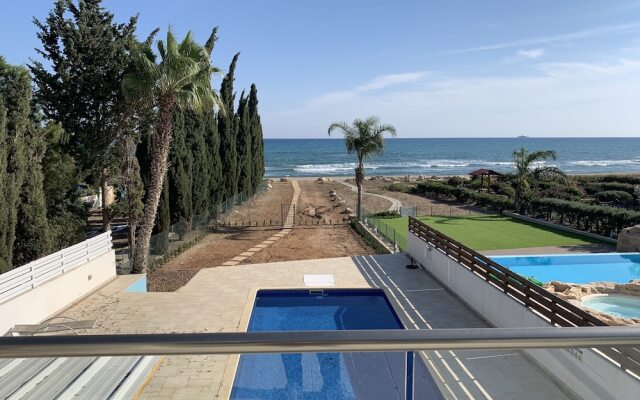 Beachfront Family Holiday Villa Perivolia
