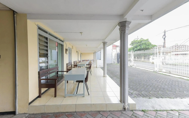 OYO 1289 Cbr Residence