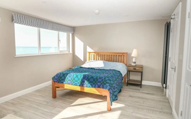 11 Marine Terrace