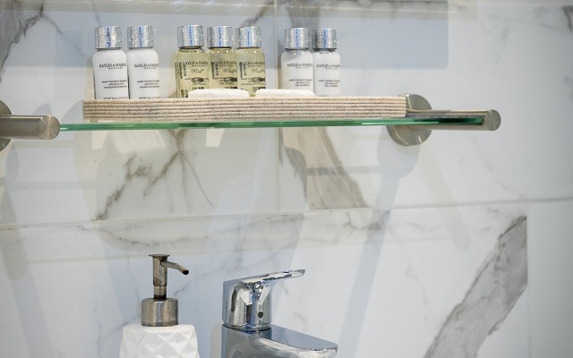 Stylish Modern 2-bedroom Apartment on Cromwell