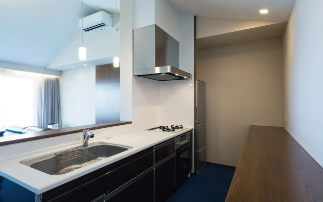Condominium T-Room