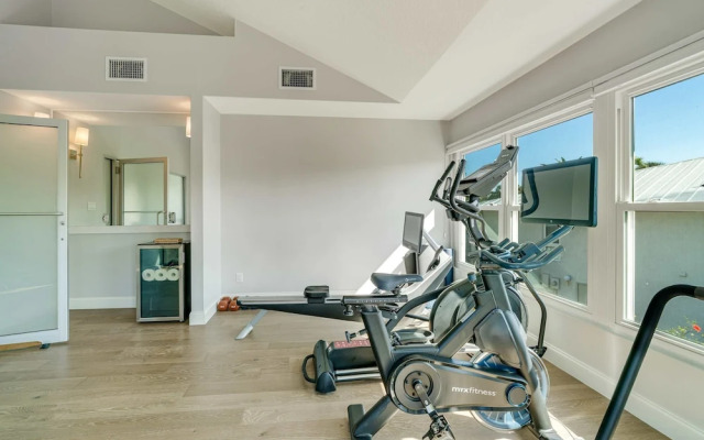 Sarasota Waterfront Pool Home With Dock