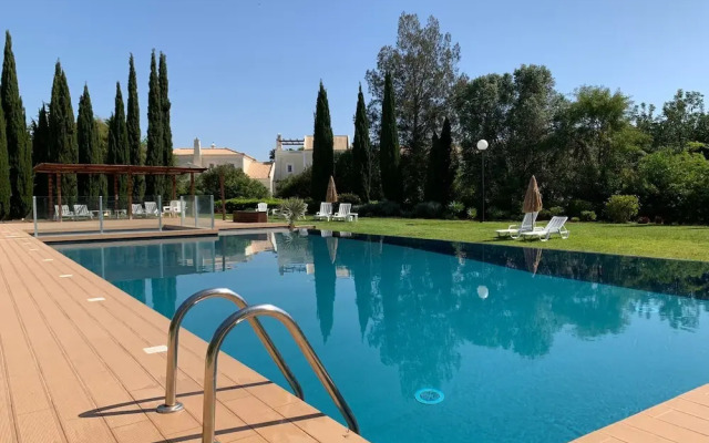 Vilamoura Club Villa 3 by Homing