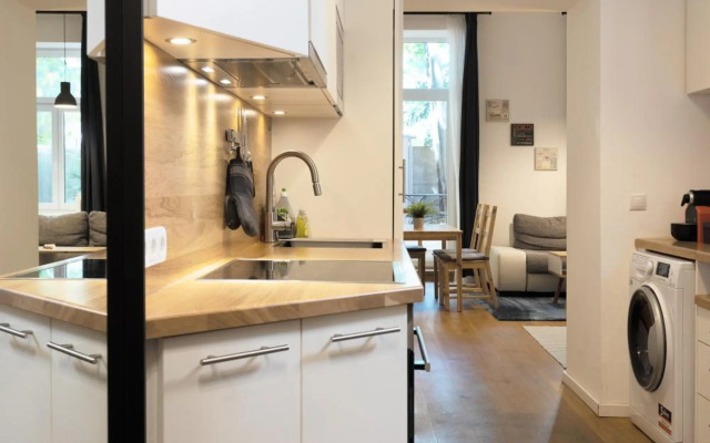 Cozy Apartment With Private Garden