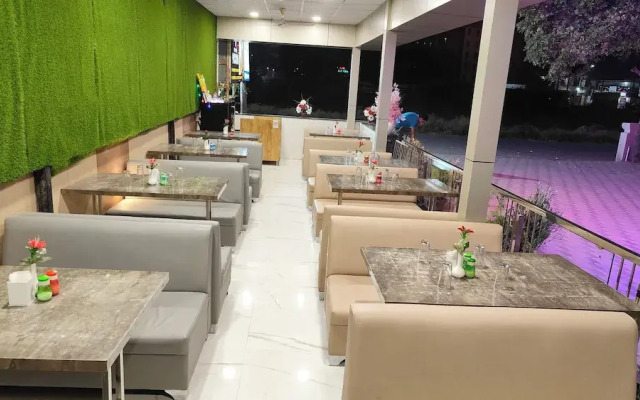 Hotel Yog Palace