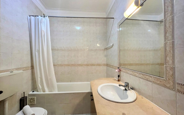 Albufeira Classic 1 With Pool by Homing