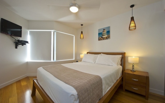 Maggies Beachfront Apartments – Guest Rooms – Magnetic Island