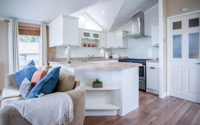 3 Manor Lodge - 2 Bedroom Lodge - Pendine