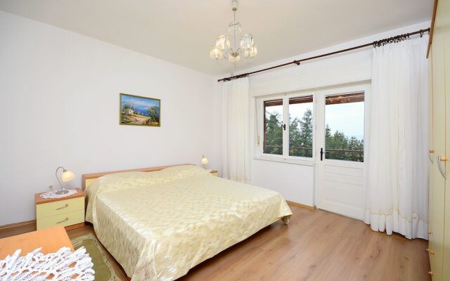Apartments Mladen
